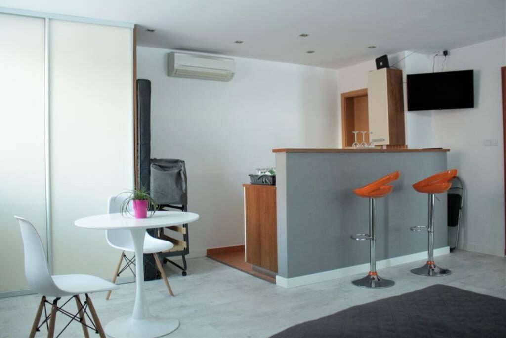 Apartmán - Dlhé Diely Apartman Pozsony Kültér fotó